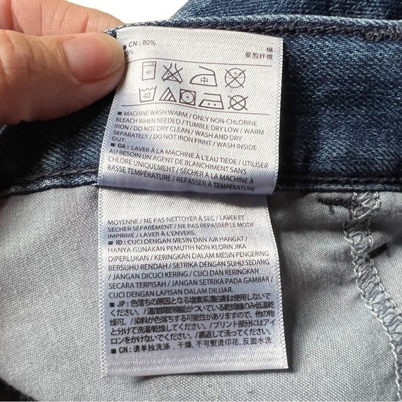 Old Navy Diva Floral Print Jean Shorts Women’s Size 4 Mid Rise Cut Offs Blue - Picture 8 of 8